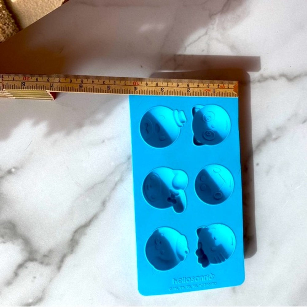 Sanrio Hello Kitty Silicone Mold - Picture 6 of 8